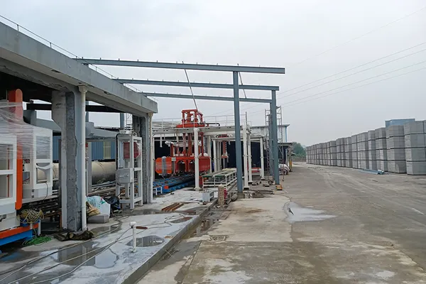 Modification d’une ligne de production des blocs AAC en celle des blocs de béton en mousse Ceramsite à Zhejiang, en Chine