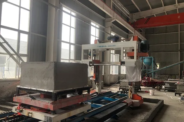 Optimisation de la Ligne de Production de Blocs en Béton avec Isolant PSE Intégré à Bayingol, Xinjiang, Chine