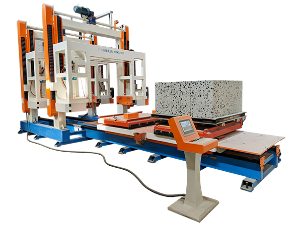Coupe verticale sur portique à double voie avec table rotative
